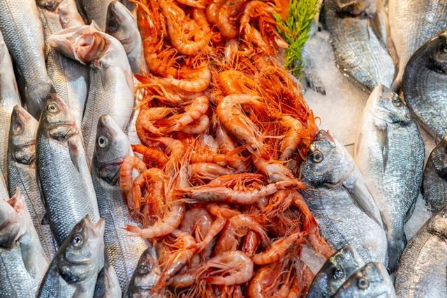 Mẹo chọn hải sản tươi khi đi chợ: Nhìn đúng để mua không bị hớ