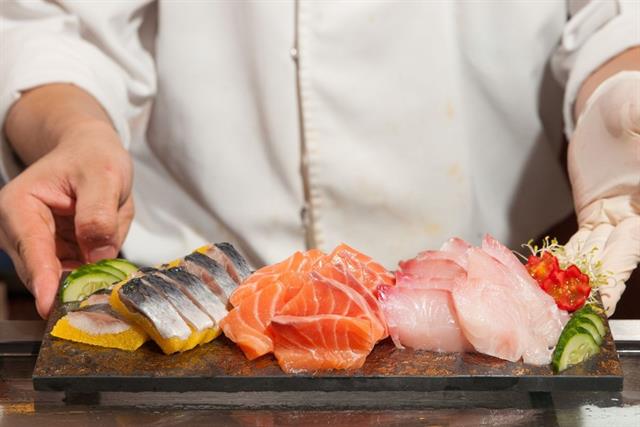 Cảnh báo về việc tiêu thụ cá sống, sashimi không rõ nguồn gốc