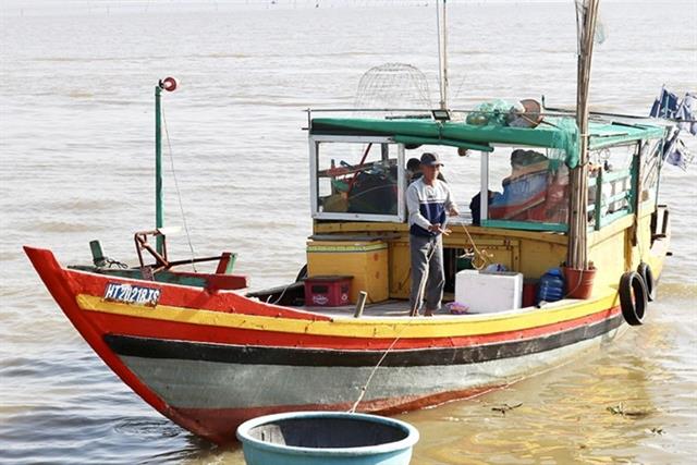 Biển lặng, ngư dân Hà Tĩnh tức tốc vươn khơi bù lại ngày bão