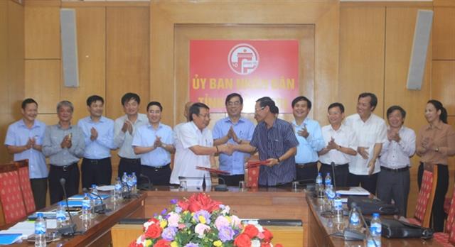 Thống nhất triển khai dự án nuôi tôm công nghệ cao tại Quảng Trị